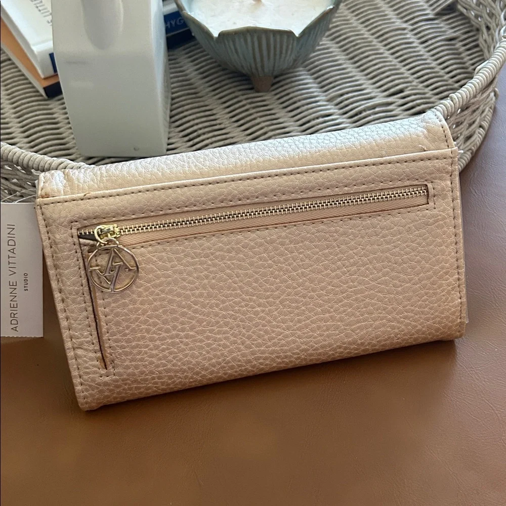 NWT Adrienne Vittadini Studio Champaign Gold Pebble Leather Wallet